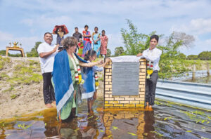 Appe Lanka restores Naranthalu Tank in Poonakary